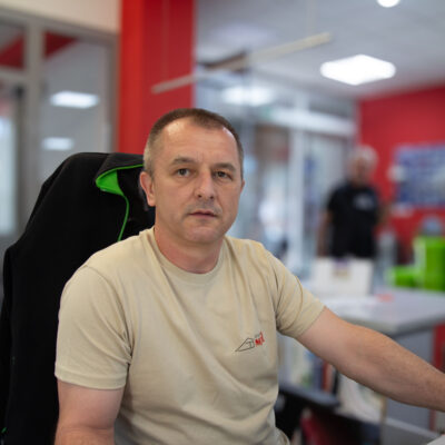 Igor Ronec, zahrada@mplstavro.sk